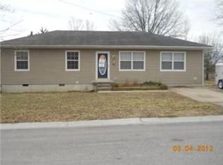 104 Union St, Sweet Springs, MO 65351
