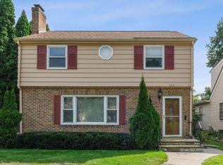 992 Orange Ave E, Saint Paul, MN 55106