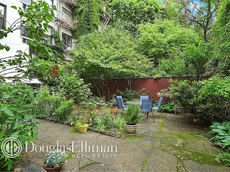 238 E 30th St #3R — Photo 13