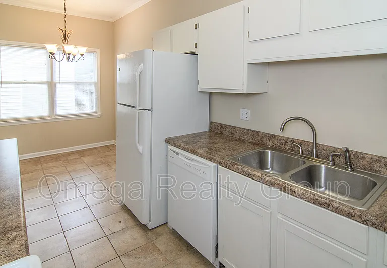 1101 Hillsboro Ln — Photo 10