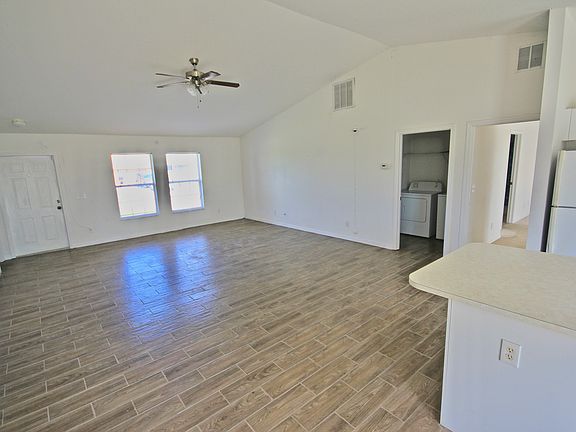 5th image of 1100 Gunby Ave S