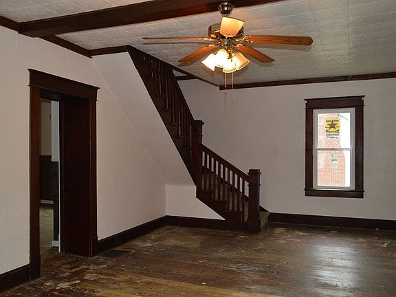 2nd image of 211 S Meridian St
