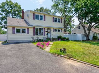 64 Roderick Rd, West Islip, NY 11795