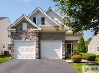 30 Constitution Dr, Monroe Township, NJ 08831