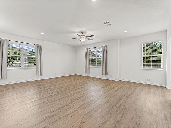 4th image of 1130 Twin Deer Ln