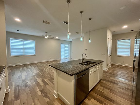 5th image of 821 Oak Bend Ln Unit 1