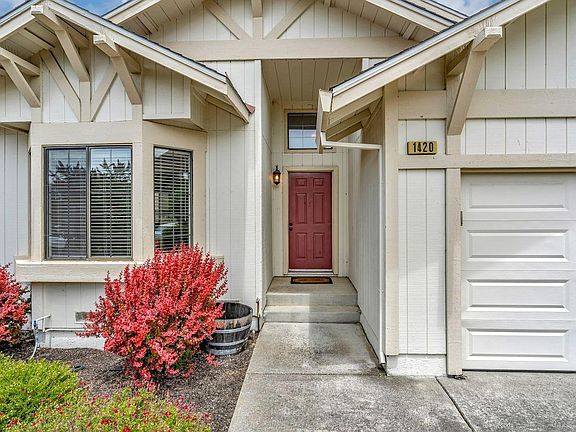 3rd image of 1420 Muir Place