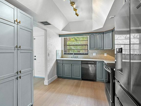 4th image of 4490 Rende Ln