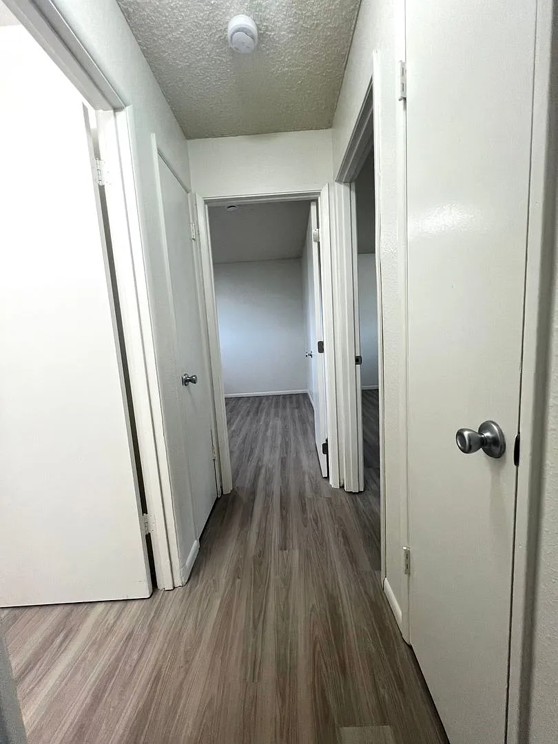 Freshly Renovated Camas 2BR with Oversized Balcony 1st Full Month FREE! — Photo 1