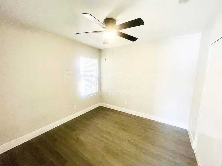 423 El Portal Ct — Photo 15