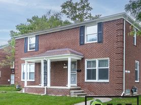 7601 Curtis Street, 7603 Curtis Right Unit