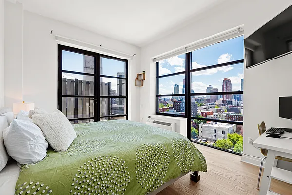 Rented by SERHANT. | media 21