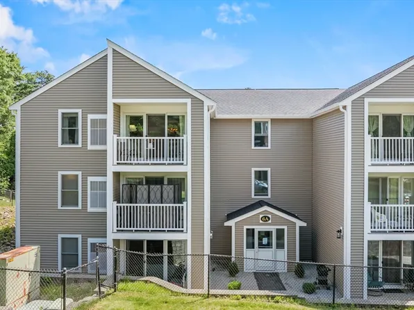 6 Marc Dr APT 6A9, Plymouth, MA 02360