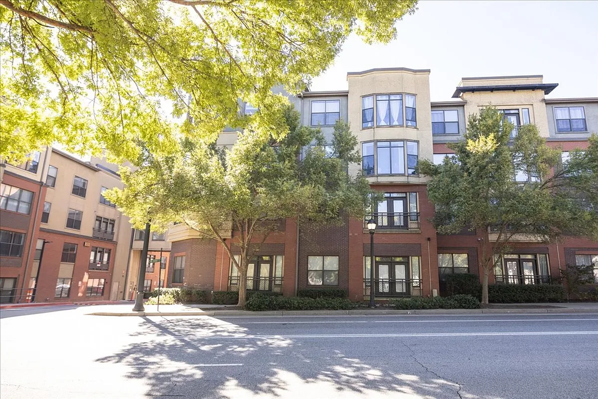 Building Photo - 400 17th St NW #2209