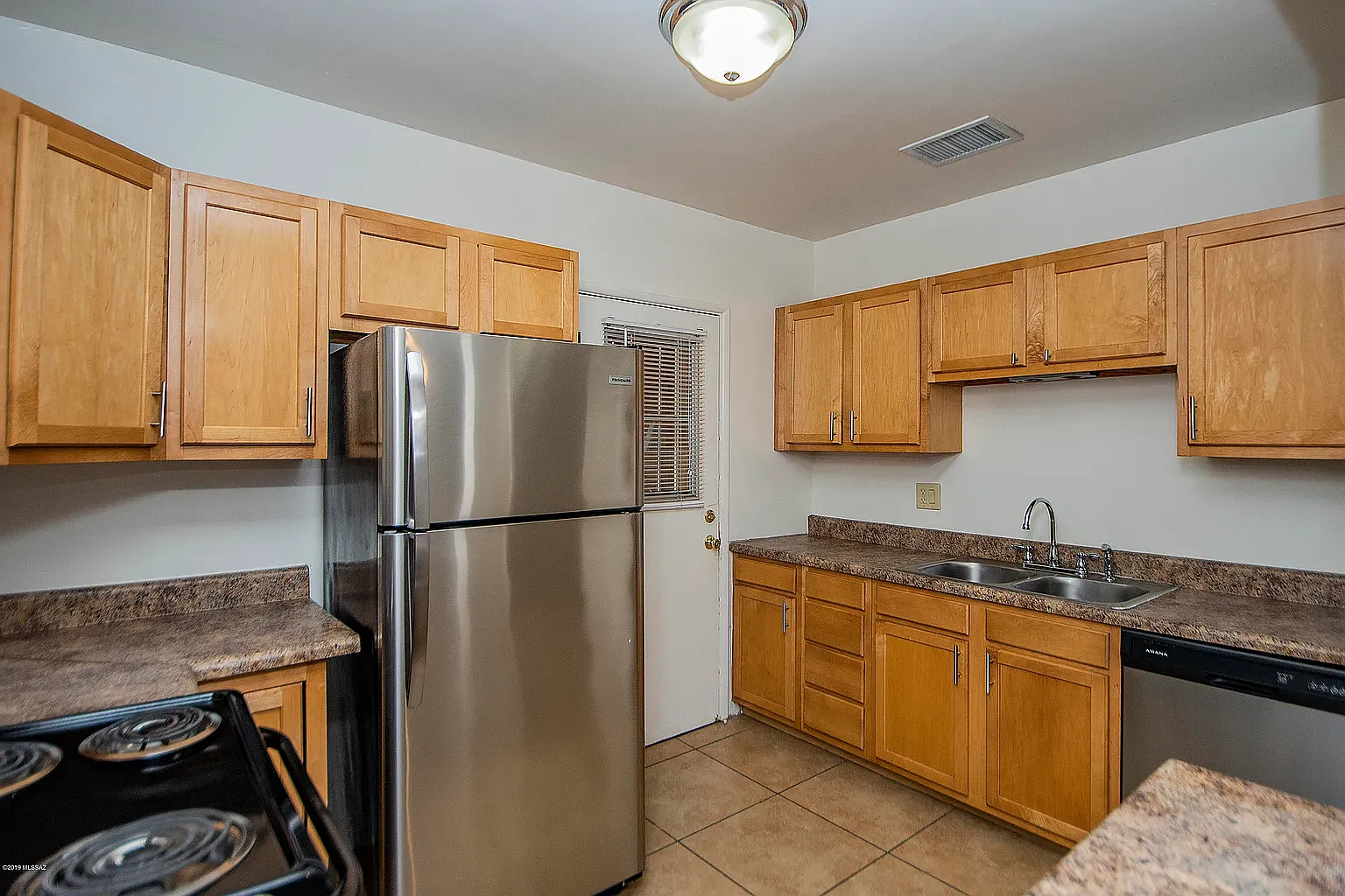 3 bed, 1211 sqft, $1,895 — Photo 4