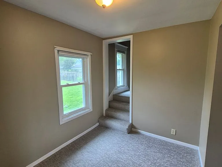 1001 S Hinshaw Ave — Photo 6