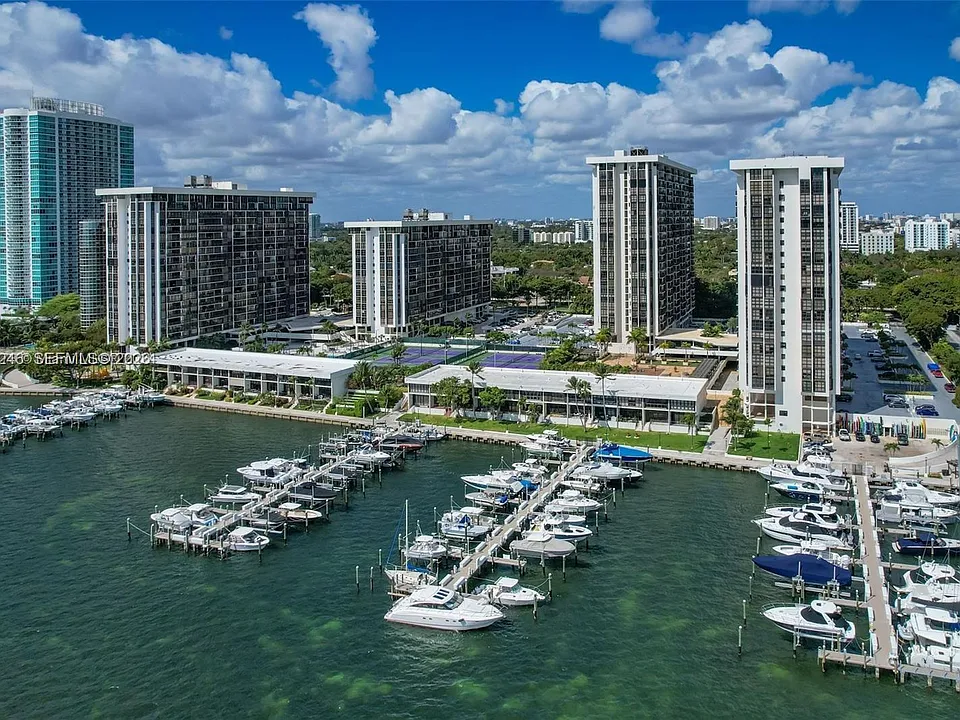 1901 Brickell Ave #B1807