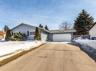 906 Rensvold Blvd, Moorhead, MN 56560