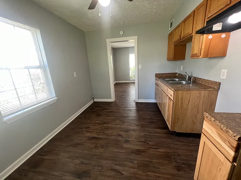 1731 Sonne Ave — Photo 4