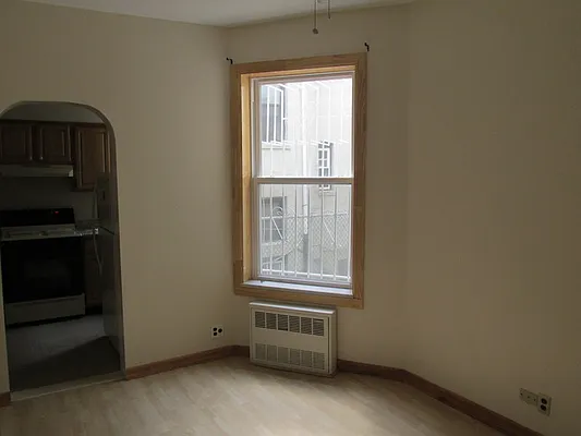 Rented by Windsor Homes Realty Corp | media 10