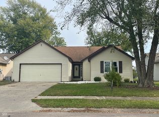 3881 Villa Dr, Columbus, IN 47203