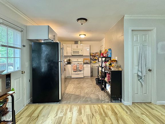 5th image of 7 Penny Ln #1