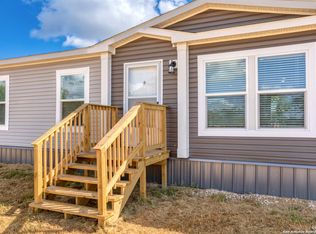 6093 Leal Rd, Pleasanton, TX 78064