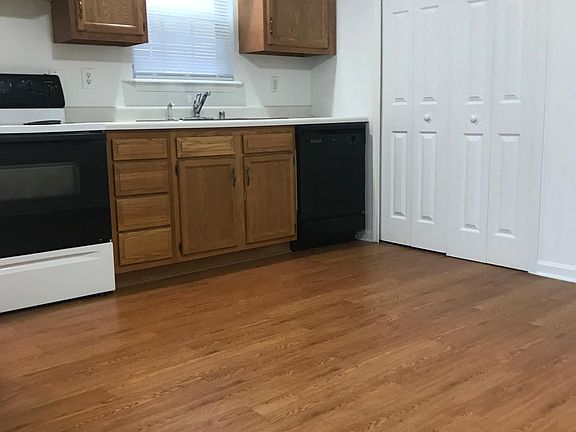 3rd image of 506 Joy Ave #2