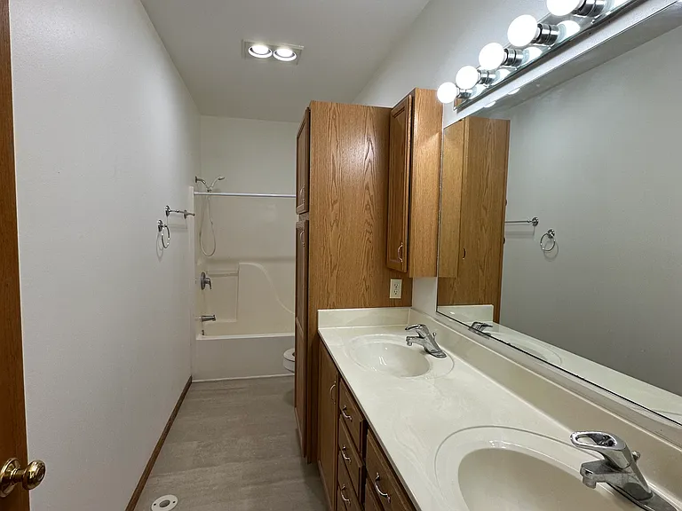 915 Madison St — Photo 21