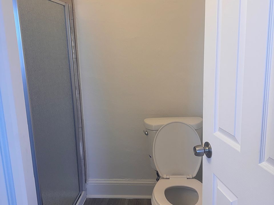 2nd image of 1713 N Broadway #6