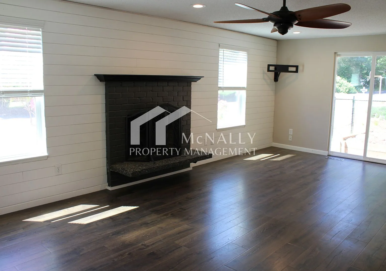 3 Bedroom, 2.5 Bathroom Home with Garden Space in Gig Harbor — Photo 3