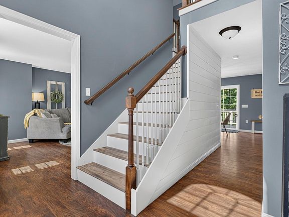 3rd image of 62 Cobblestone Drive