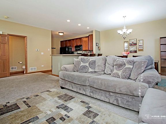 3rd image of 361 S Litchfield Dr