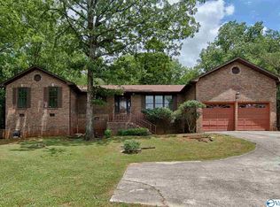 7711 Oakridge Dr SE, Huntsville, AL 35802