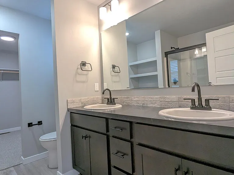 5122 W Milano St — Photo 9