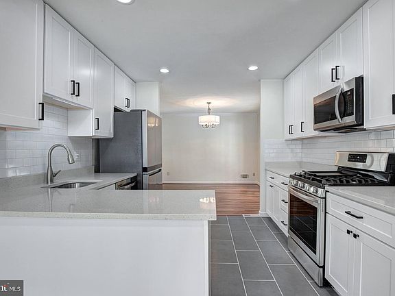 3rd image of 8212 Briar Creek Dr