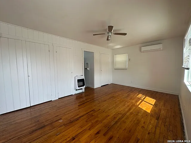 Studio, 1.0 bath, 550 sqft, $800 — Photo 4