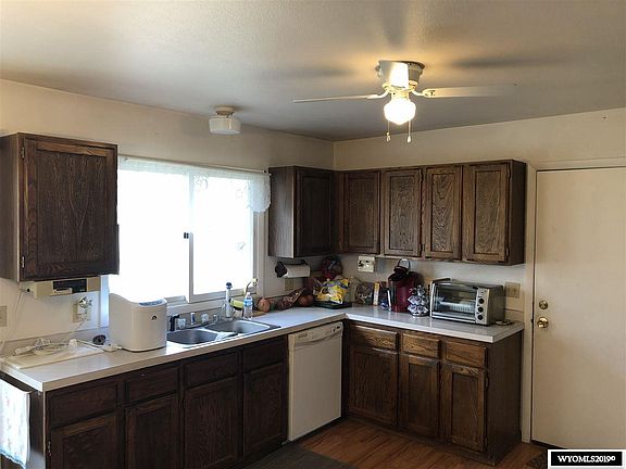 5th image of 614 Carlyle Ct