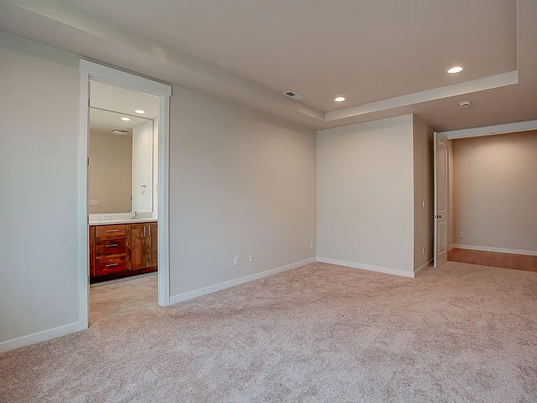 4102 NE 186th St — Photo 30