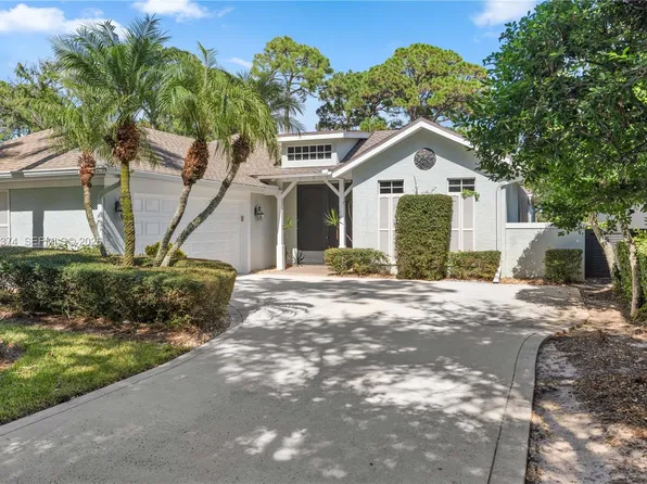 1018 Carolina Cir SW, Vero Beach, FL 32962