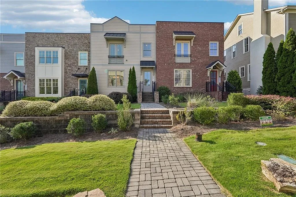 3 bed, 3.5 bath, 2865 sqft, $3,200 — Photo 1