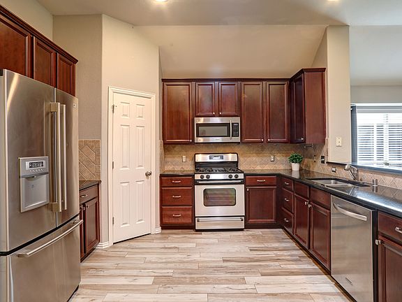 4th image of 2804 Cascade Cove Dr