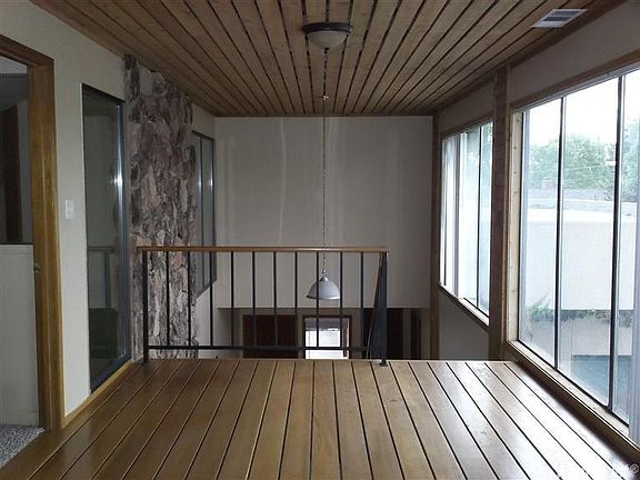 5th image of 3809 Poinsettia Dr