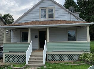 22 Fairview St, Wyoming, PA