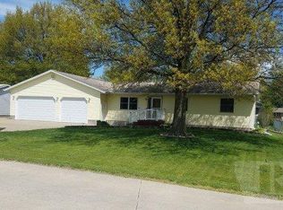 504 Locust St, Wapello, IA 52653