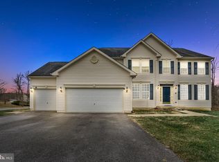 19 Glory Ln, Falling Waters, WV 25419