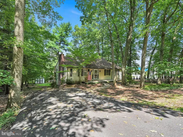 747 Stallion Dr, Auburn, PA 17922