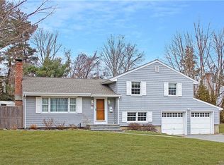 32 Dairy Farm Rd, Norwalk, CT 06851