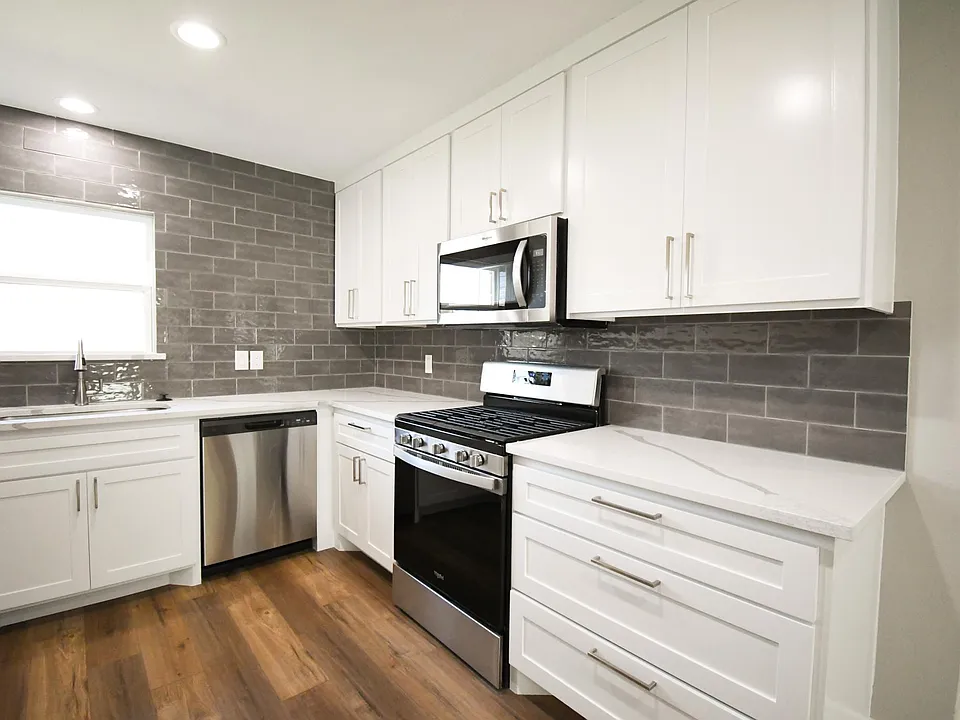 2805 Cornell Cir