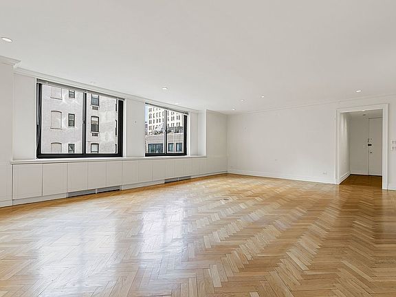 3rd image of 40 E 94th St APT 4G